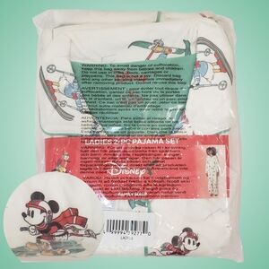 Disney Pajama Set Women Character Holiday NWT